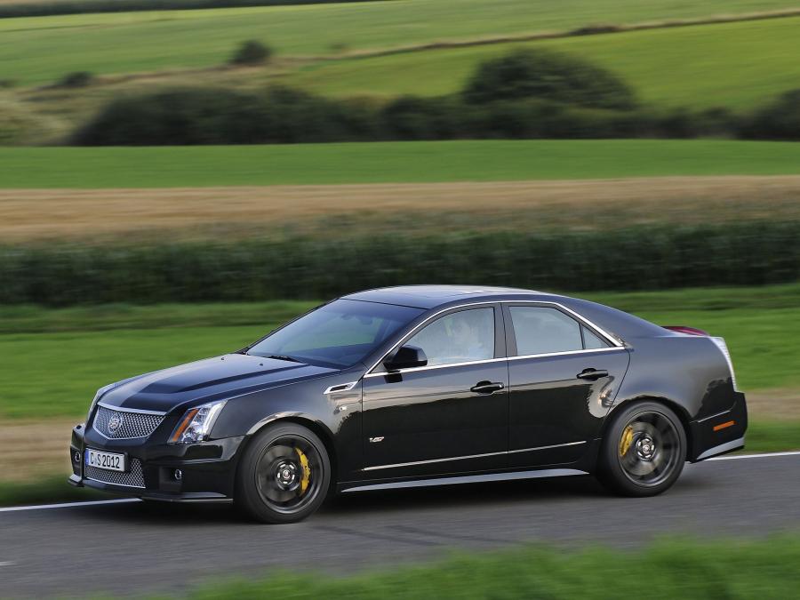  Cadillac CTS-V 2010 года  (EU) (фото 8 из 14)